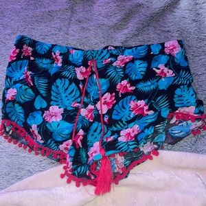 Flower boho shorts.  Size:M  Colors: Pink& teal